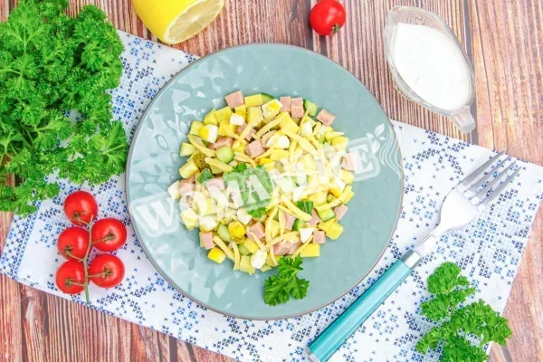 Берлінський салат з шинкою