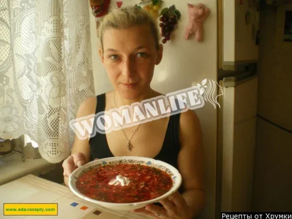 Український борщ зі свининою та варениками