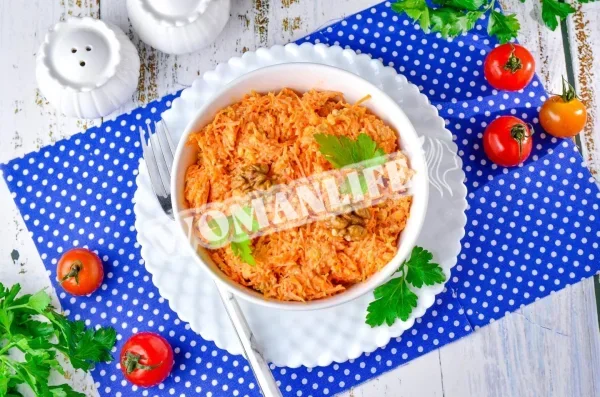 Морквяний салат з волоськими горіхами