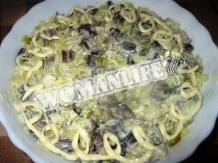 Салат з маринованими опеньками та маринованими огірками