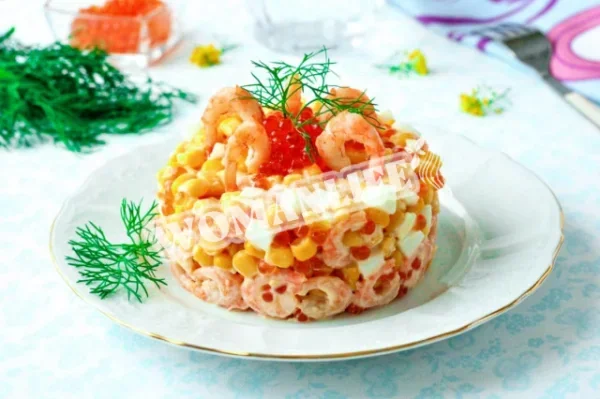 Салат «Царський» з креветками і червоною ікрою
