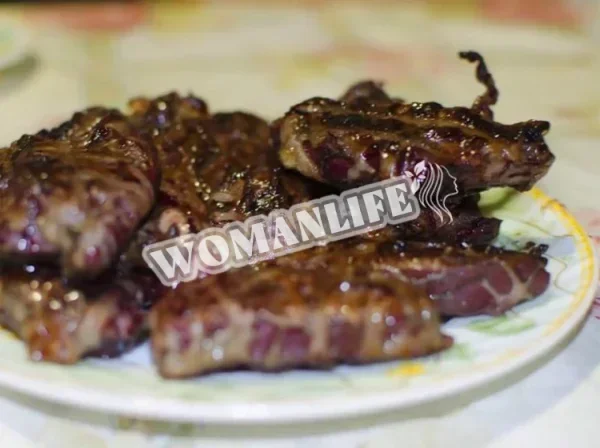 Печінка в жирній сітці для шашлику на мангалі