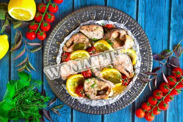 Соковита горбуша в духовці шматочками фольги