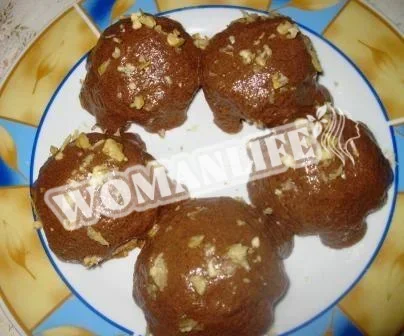 Глазур для торта з горіховими кульками
