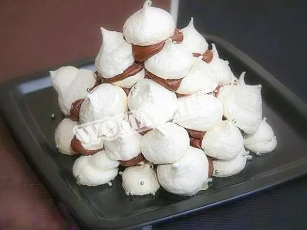 Шоколадний торт безе