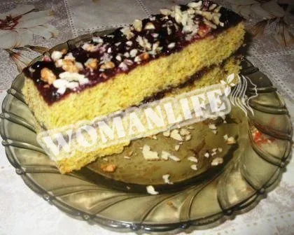 Морквяний пиріг з ваніллю та волоськими горіхами