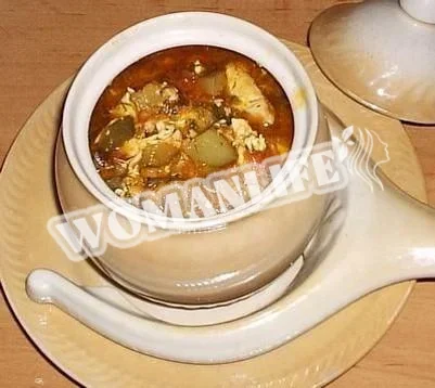 Баранина з овочами і сушеними грибами в духовці в горщиках