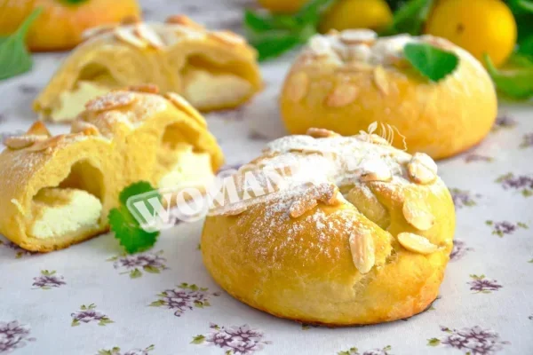 Булочки з сиром з дріжджового тіста