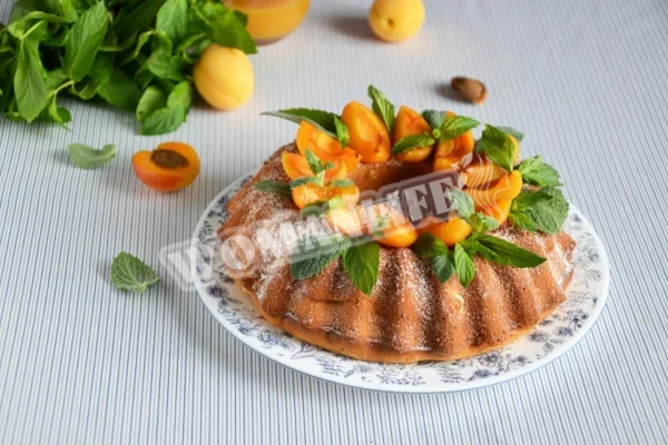 Фруктовий бісквіт