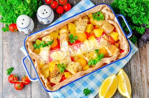 Риба, запечена з картоплею в духовці