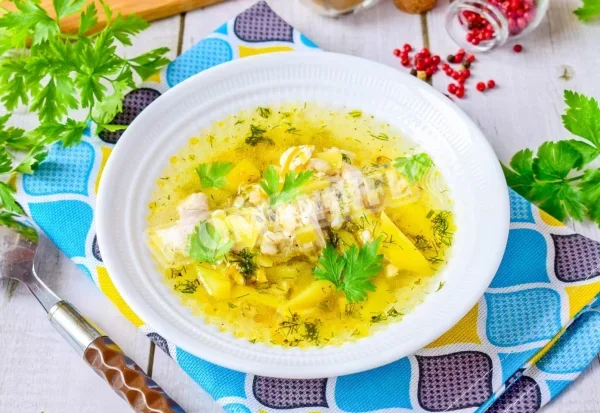 Розсольник з куркою і перловкою
