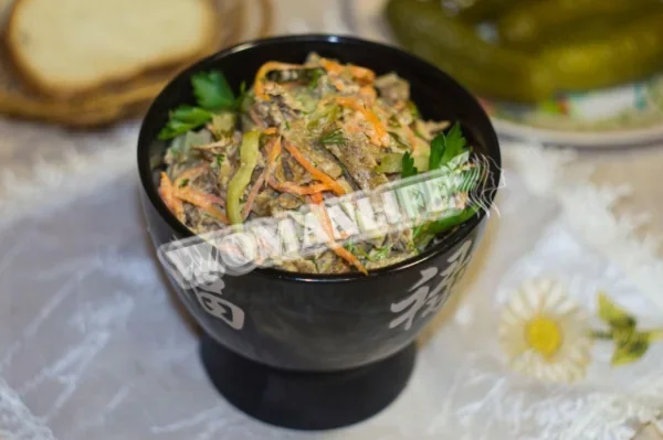 Салат Зимушка з курячою печінкою і корейською морквою
