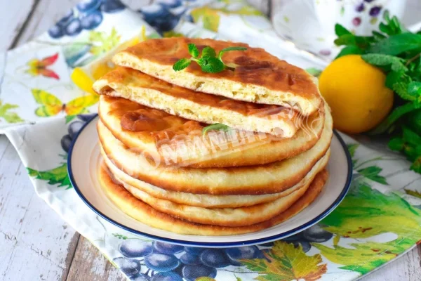 Швидко спечені коржі на сковороді