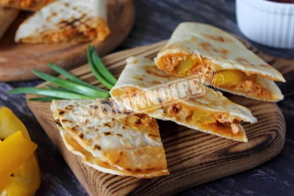 Кесадія домашня з курячим фаршем