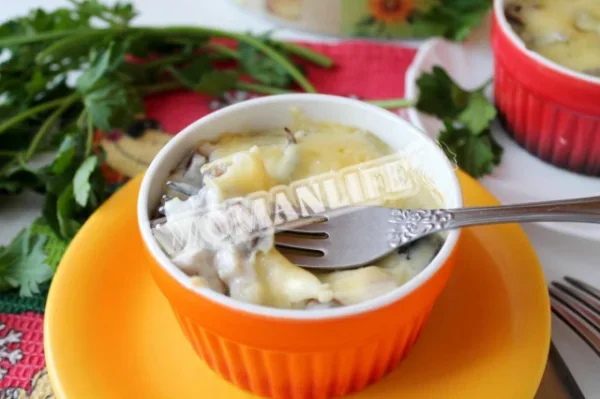 Жульєн з куркою і грибами без масла