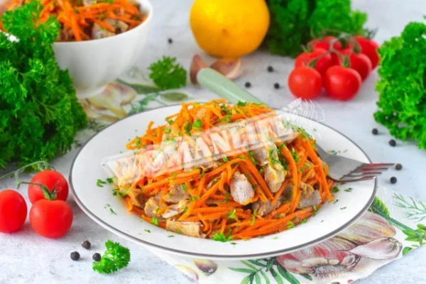 Салат з курячого шлунка з корейською морквою