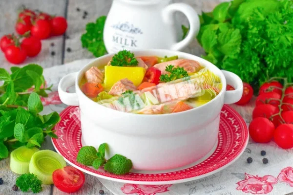 Класичний суп з форелі з вершками