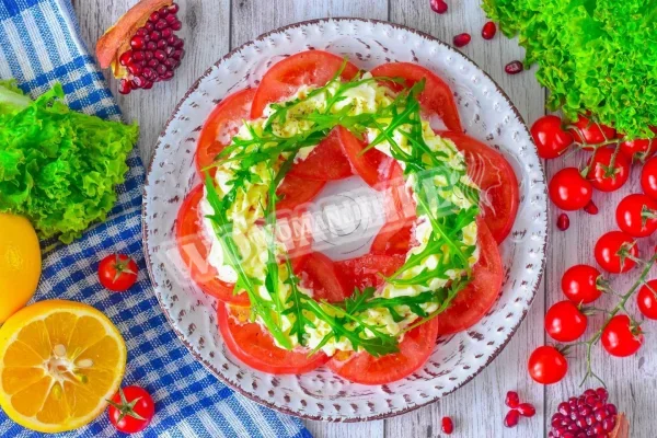 Салат з руколою і страччателлою