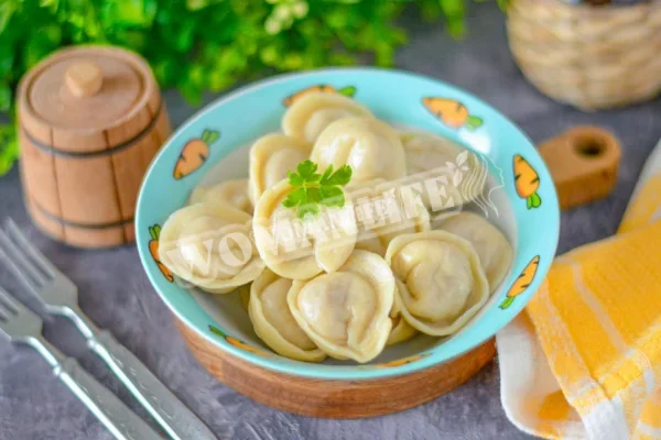 Дитячі вареники з куркою