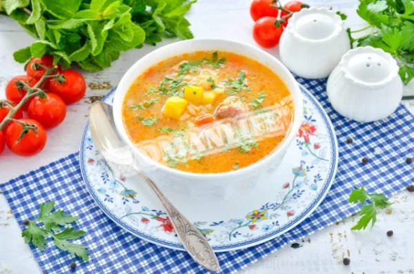 Суп з шийки індички з рисом і картоплею