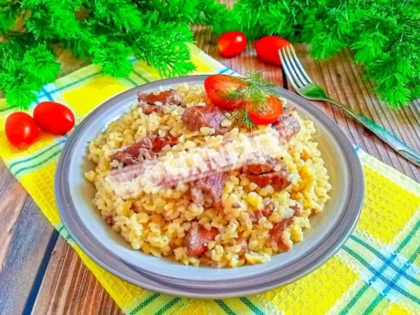 Булгур з тушонкою