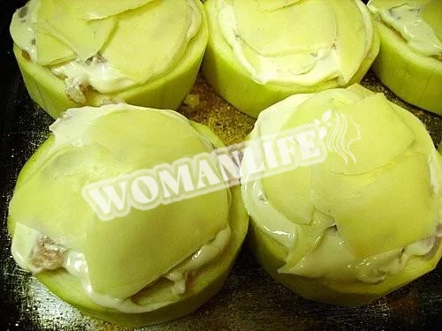 Кабачки, фаршировані рисом і рибою
