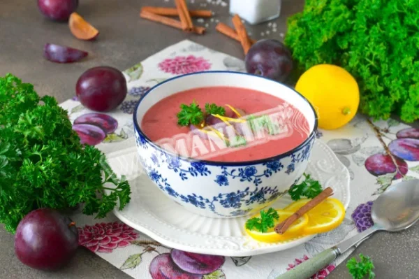 Сливовий десерт з кремом