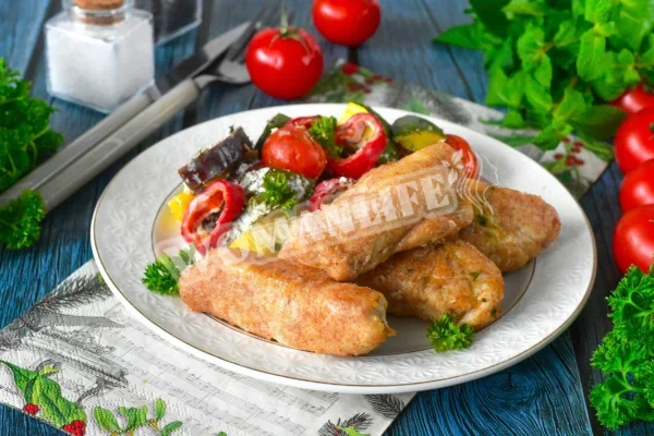 Курячі рулетики з сиром на сковороді