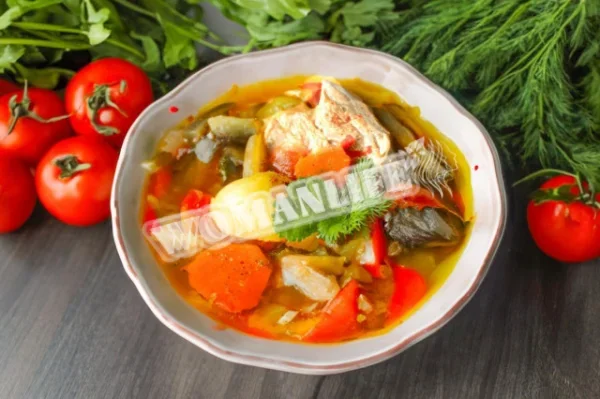 Курячий шулюм з картоплею на сковороді