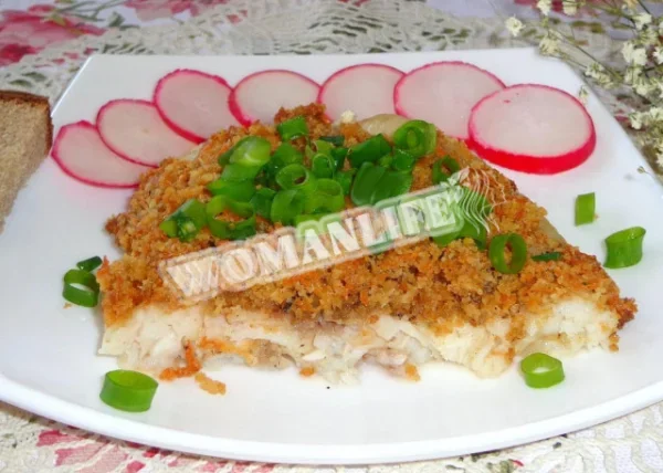 Морепродукти, запечені з сиром і сухарями