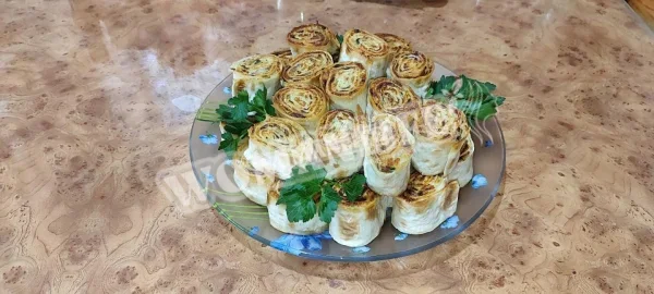 Рулетики з лаваша з картоплею та грибами