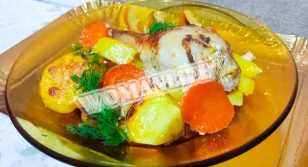 Запечена курка з овочами