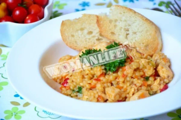Птітім з овочами і куркою
