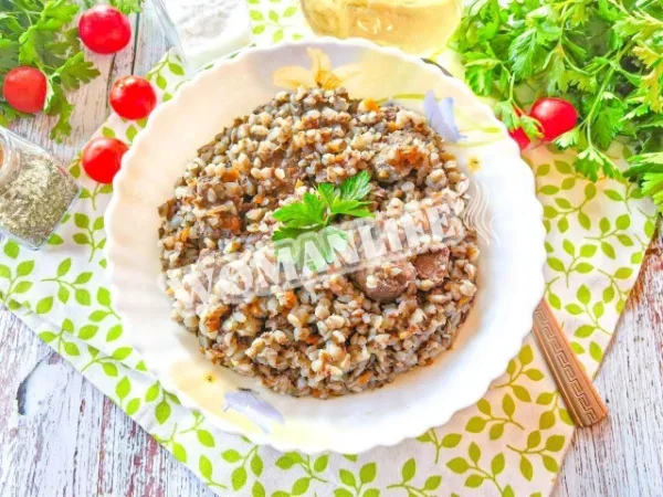 Гречка з печінкою і овочами - просто і смачно