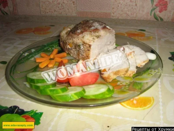 Свинина в духовці з часником