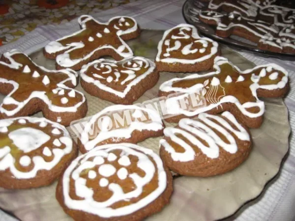 Шоколадні пряники з глазур'ю, імбиром і корицею