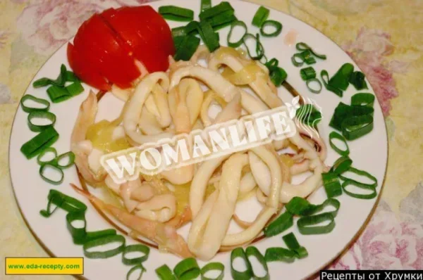 Кальмари з цибулею і часником
