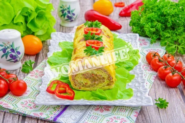 Картопляний рулет з фаршем в духовці