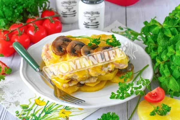 Картопля з ананасами в духовці