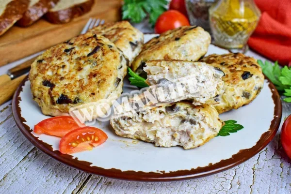 Курячі котлети з грибами