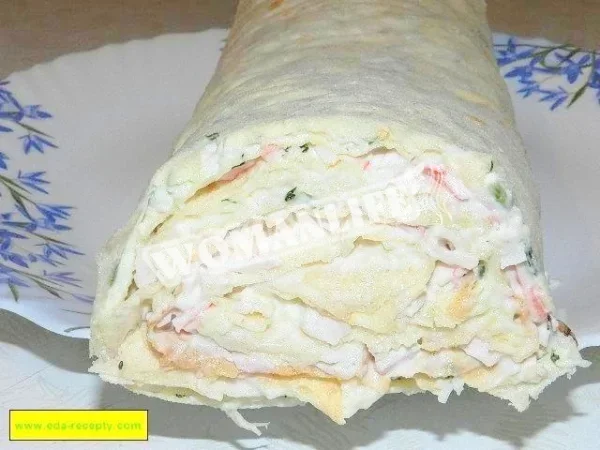 Рулет з крабовими паличками з лаваша
