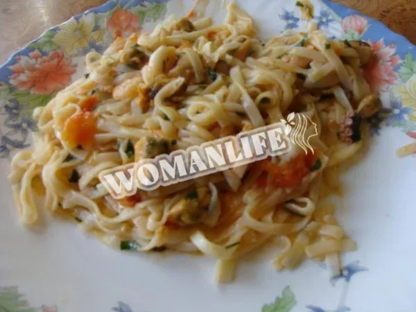 Локшина з морепродуктами