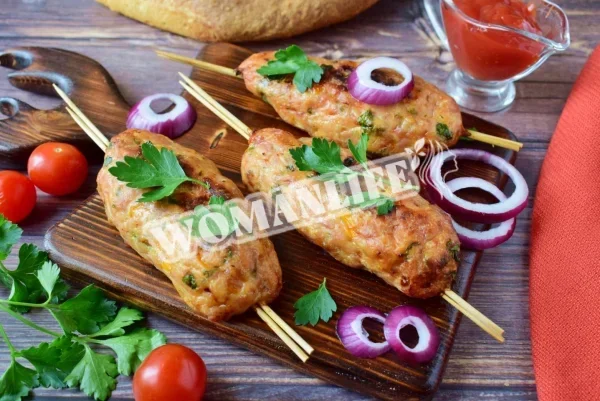 Люля кебаб з курячого фаршу в духовці