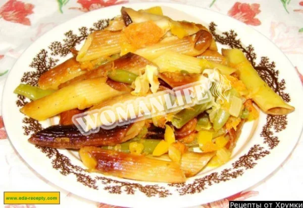 Смажені макарони з овочами