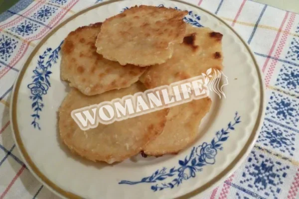 Медовий пиріг з кунжутом