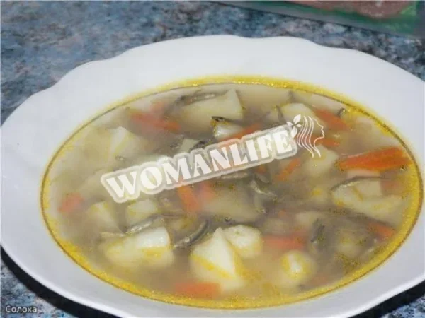 Юшка з корюшки