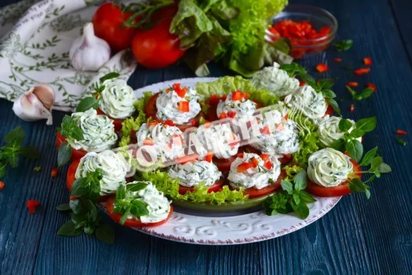 Закуска помідори з сиром і часником