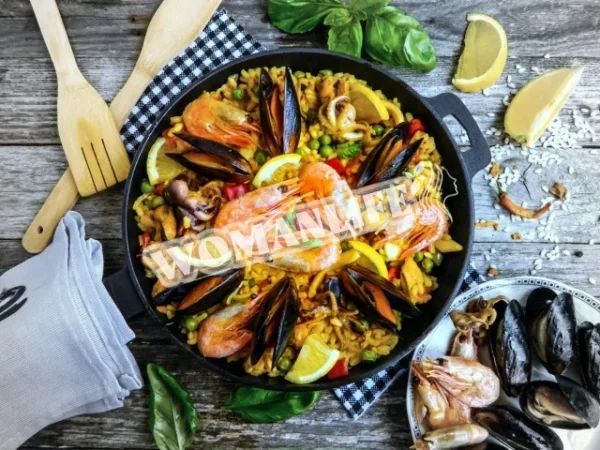 Класична іспанська паелья з морепродуктами