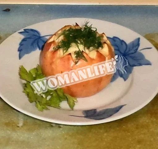 Яблука, фаршировані куркою в духовці