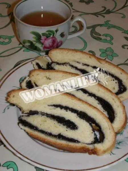 Рулет маковий дріжджовий